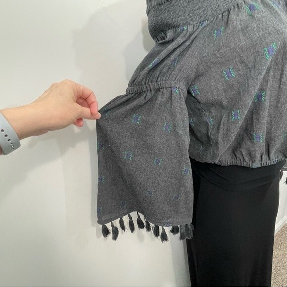 EARTHBOUND Off the Shoulder Tassel Blouse Top Boho Shirt Size LARGE - Picture 6 of 10